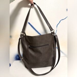 ROOTS brand leather purse like new! (includes detachable strap options)